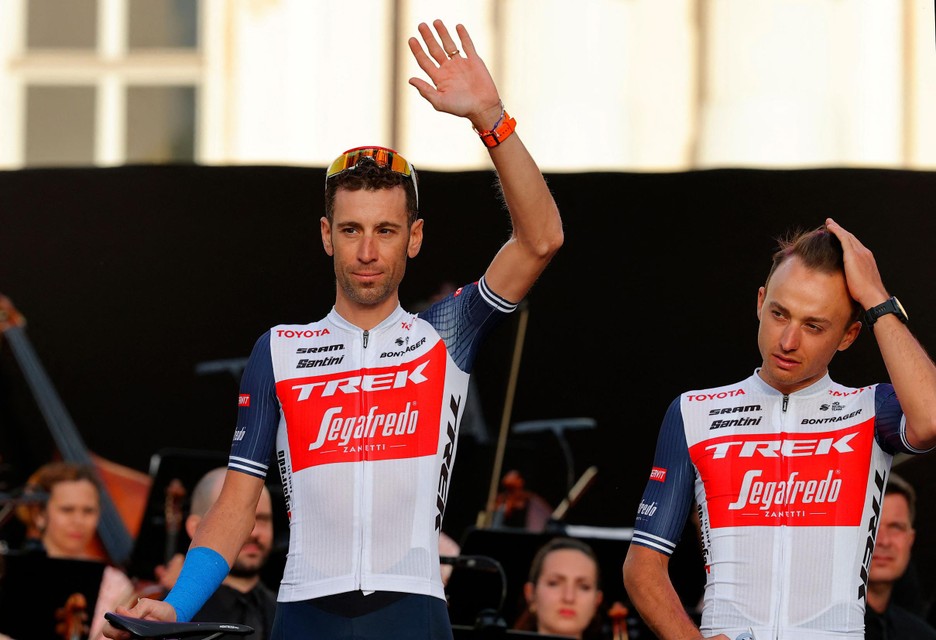 Ex-winnaar Vincenzo Nibali, met brace om de pols.