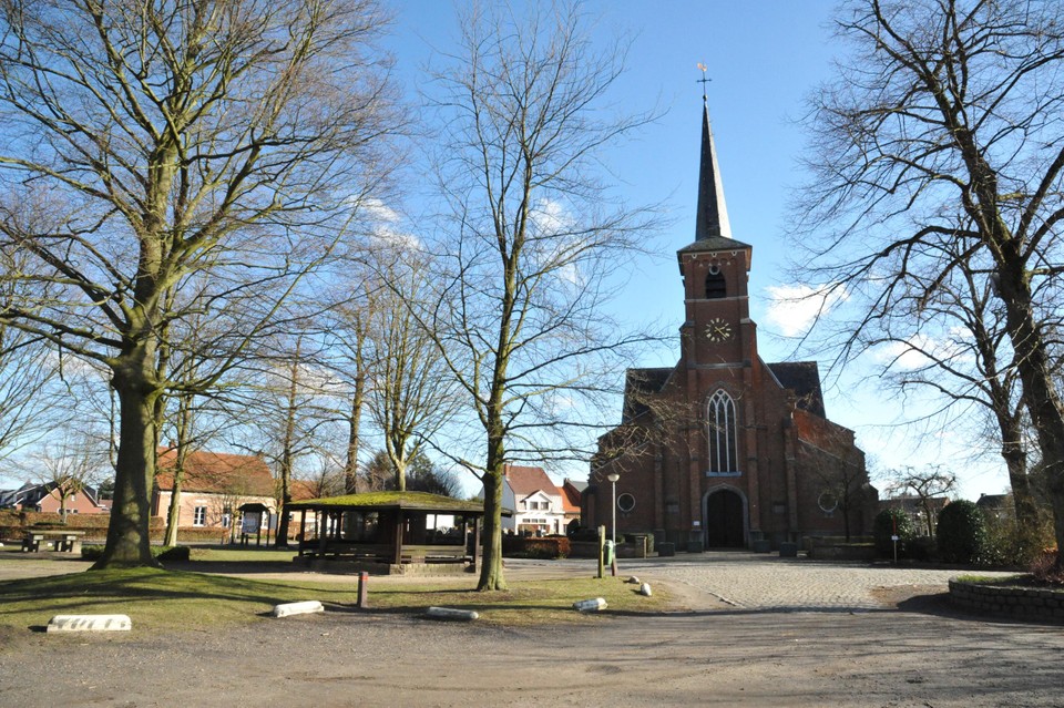De kerk van Massenhoven. 
