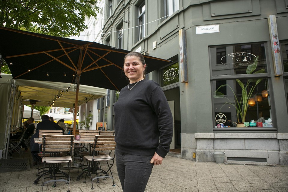 Jozefien Vander Eecken voor ‘haar’ Lucy Chang op de Marnixplaats.