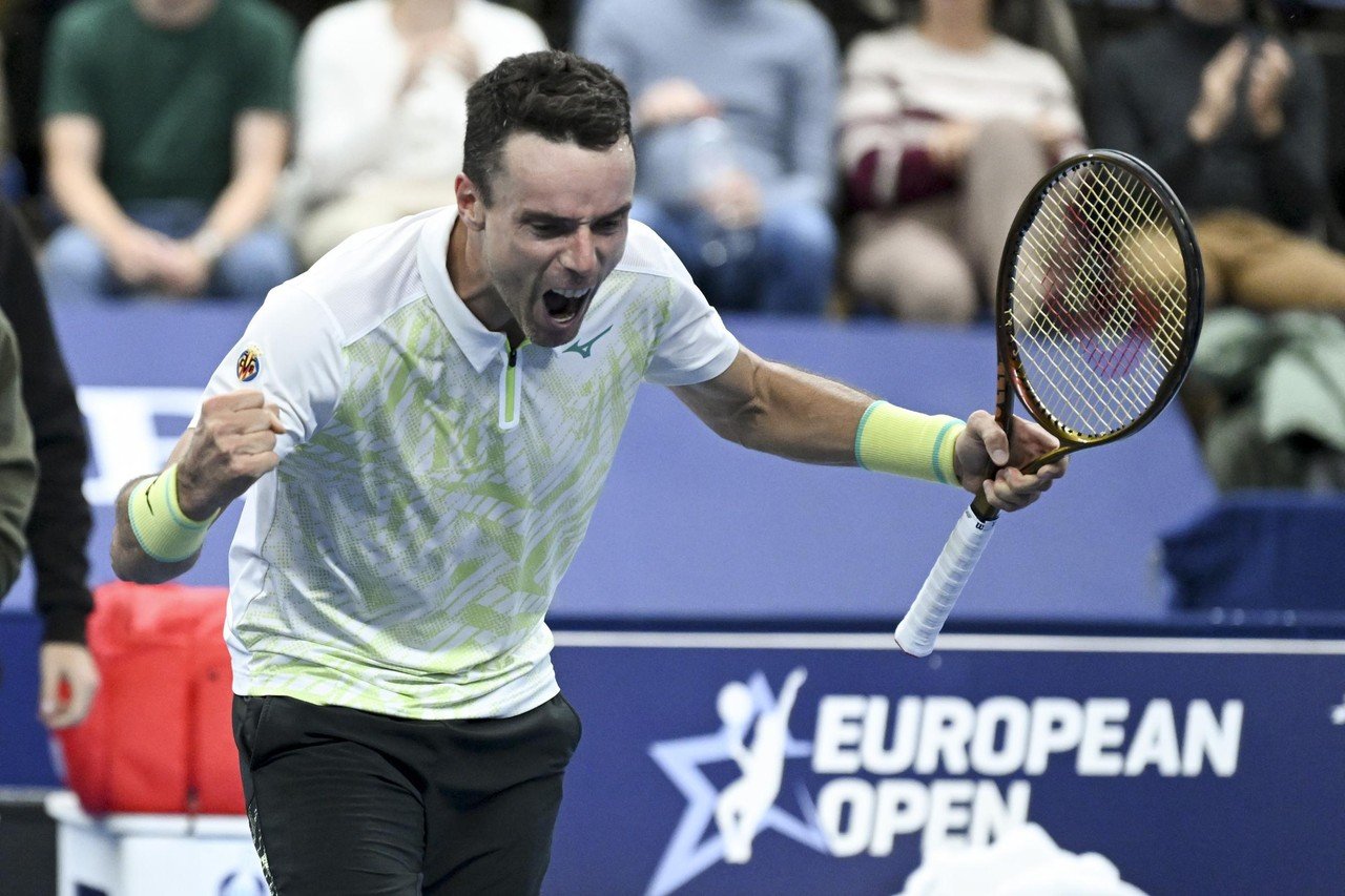 Roberto Bautista Agut Verslaat Jiri Lehecka En Verovert Twaalfde ATP ...