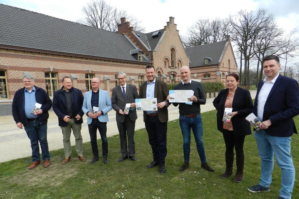 De fietsbrochure kwam tot stand door een toeristische samenwerking van Nederland en België. 
