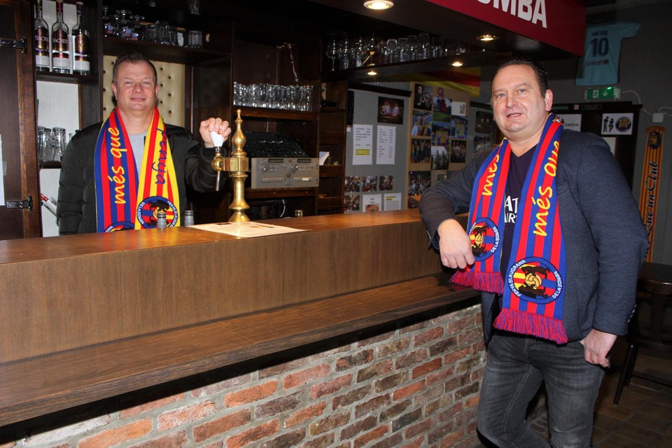 Voorzitter Jan Verzwijvel en penningmeester Gunter Roothooft.