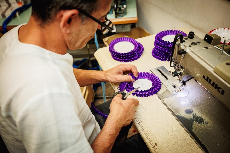 Alles wordt in eigen atelier met de hand gemaakt.