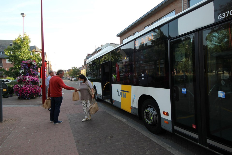 Een overlevingspakket voor de reizigers die zonder verbinding naar Mortsel dreigen te vallen.