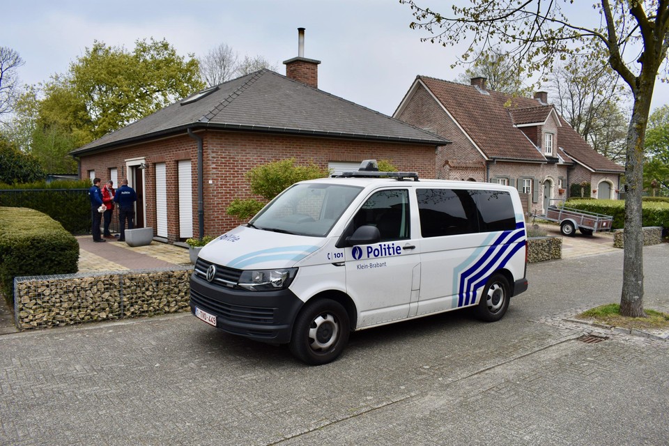 De politie voerde een grondig onderzoek uit in de woning waar de steekpartij plaatsvond.