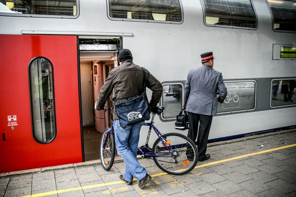Tijdens de drukste uren van de dag neemt de fiets te veel plaats in op de trein, volgens NMBS. 