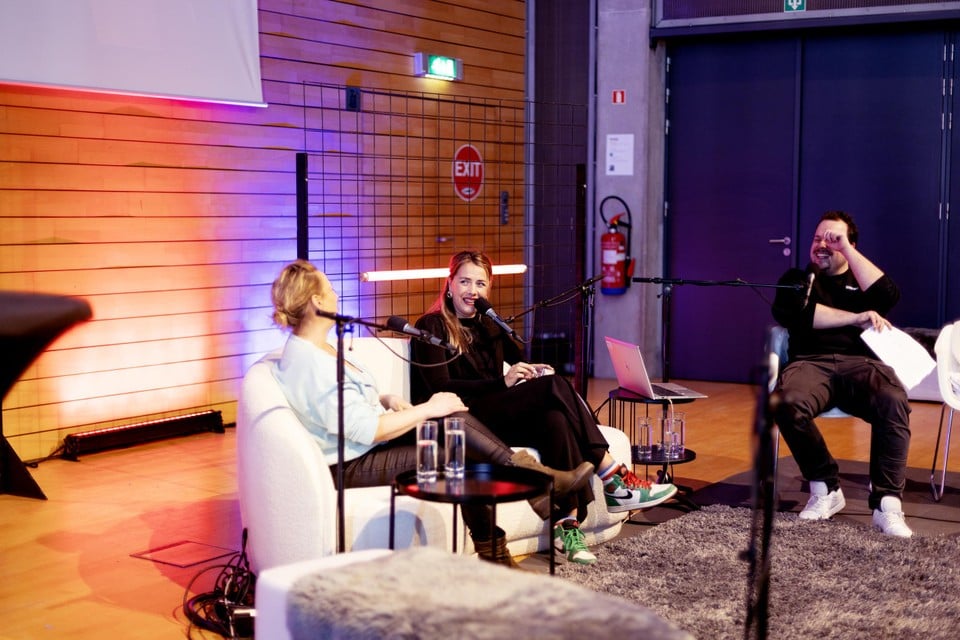 ‘De Thuisploeg’ is een van de vele VRT MAX-podcasts die zaterdag live werden opgenomen in Mechelen.