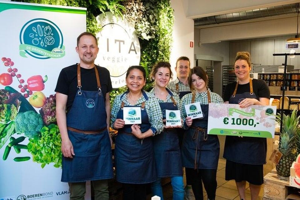 De winnaar ontving een cheque van 1.000 euro.
