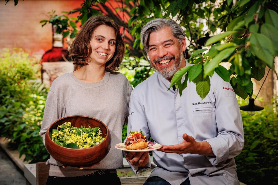 Julie en Glen brengen een Filipijns gerechtje naar Mechelen voor Mechelen Culinair.