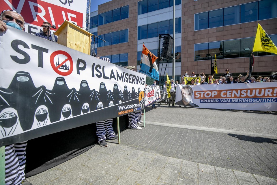Honderden activisten kwamen zondagnamiddag bij elkaar in het centrum van Mechelen.