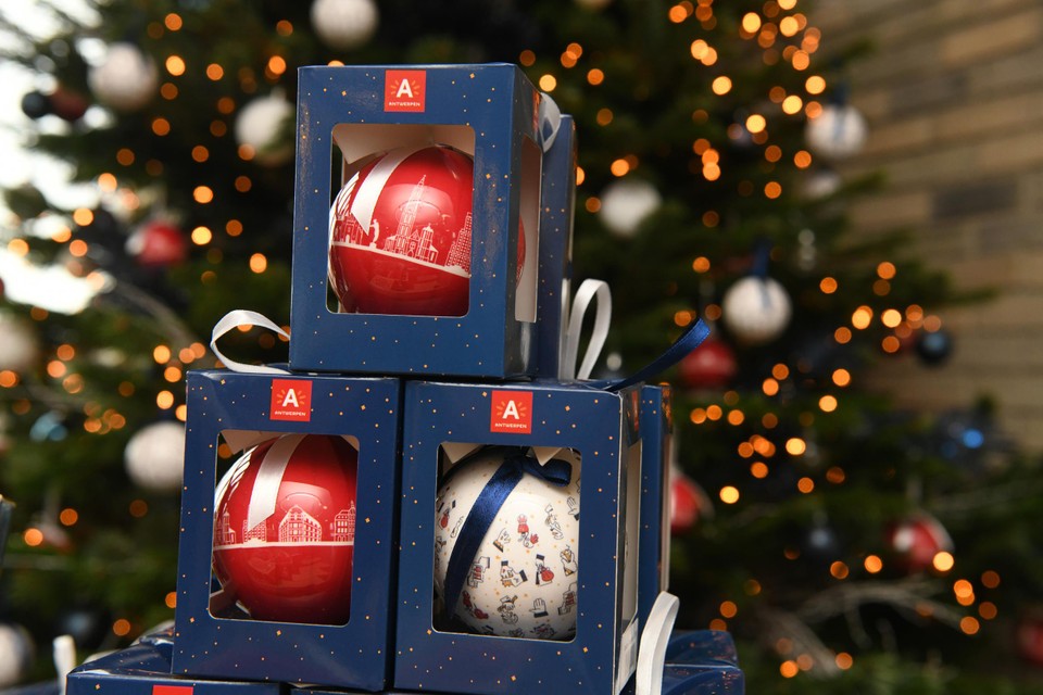 Een Antwerpse twist in de kerstboom? Dan kunnen deze ballen helpen. 