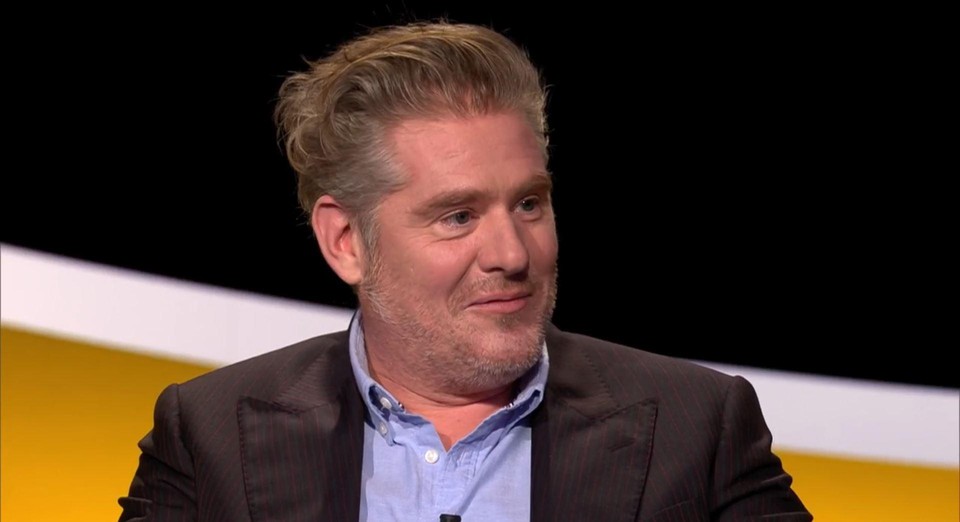 Acteur Tom Vermeir, die zelf moest afhaken na een coronabesmetting, valt in voor Eddy Planckaert en neemt dus alsnog deel.