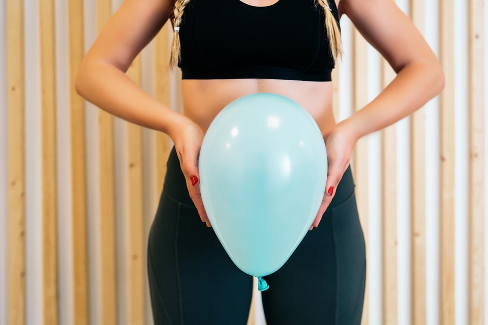 “Minder goede controle over je bekkenbodemspieren kan in bed leiden tot pijnklachten, een verminderde seksuele gewaarwording en in extreme gevallen zelfs vaginale windjes.”