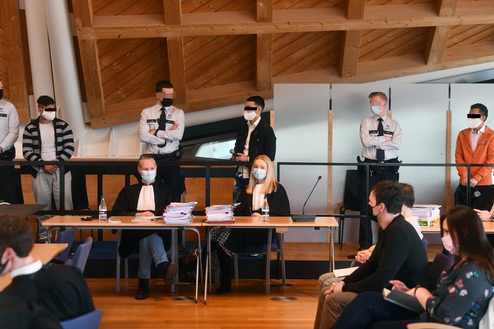 Fernando (gestreept vest), Sergiu (donker jasje) en Sorin (oranje vest) werden donderdag verhoord.