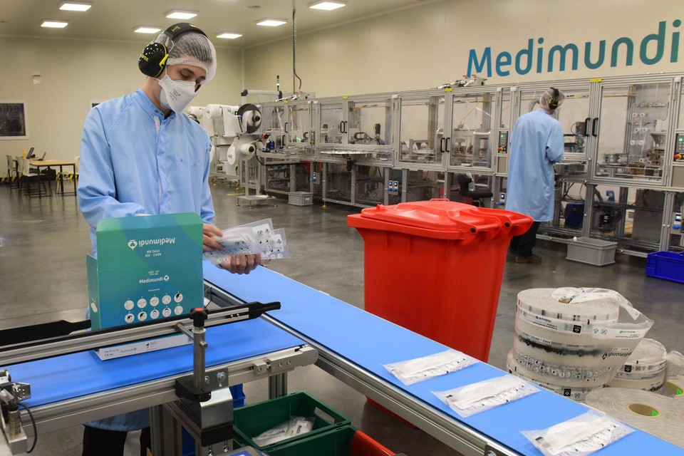 Negen maanden na de opstart van de productie bekijkt Medimundi of het haar mondmaskers ook in andere sectoren kan verkopen.
