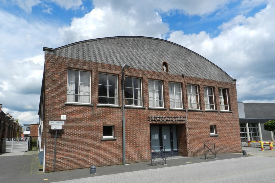 De parochiezaal in Sint-Jozef blijft nog een tijdje gesloten. ’t Veussels Tonjel zoekt nu een alternatieve locatie.