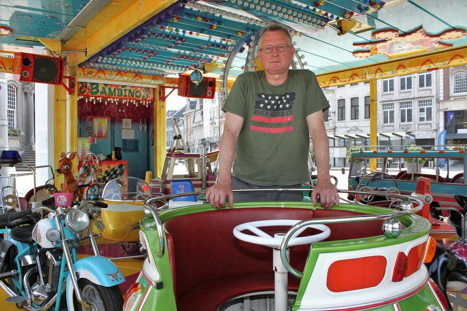 Luc Verschueren staat voor het eerst in tien maanden weer op zijn kindermolen.