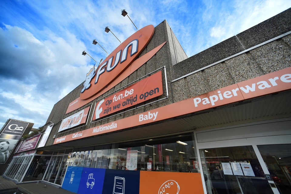 Vader en zoon stonden onder meer terecht voor de diefstal van kantoorbenodigdheden in de winkel Fun.