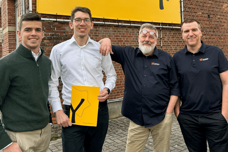 William Dias Morias en Kenneth Deckers (links) van Yellowwood samen met Jules Van Loven en Thijs Delrue van HFF.