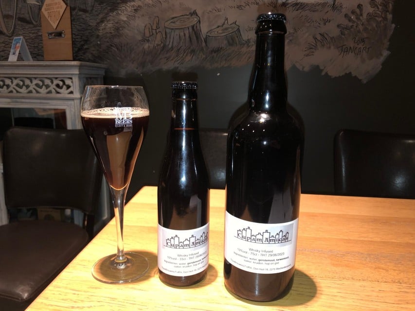 Het whiskybier van Cupam Amicas is een stevig, donker degustatiebier met een alcoholpercentage van 10 %.