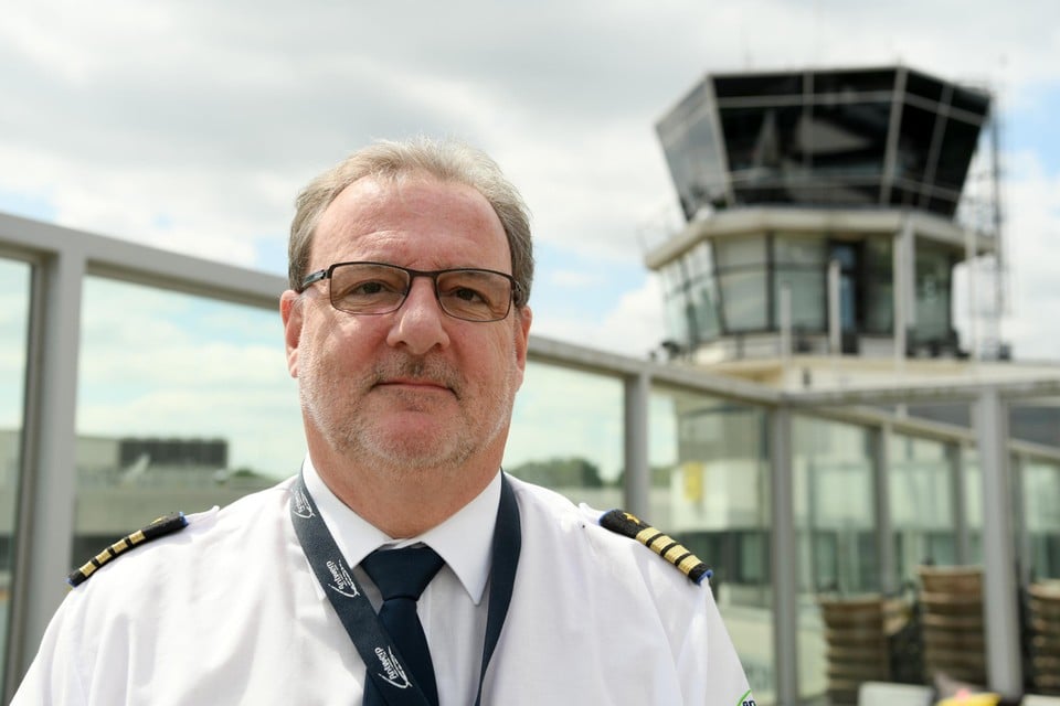 Volgens luchthavencommandant Wim Verbist hoeven reizigee zomer geen zorgen te maken over de vluchten vanuit Deurne. 