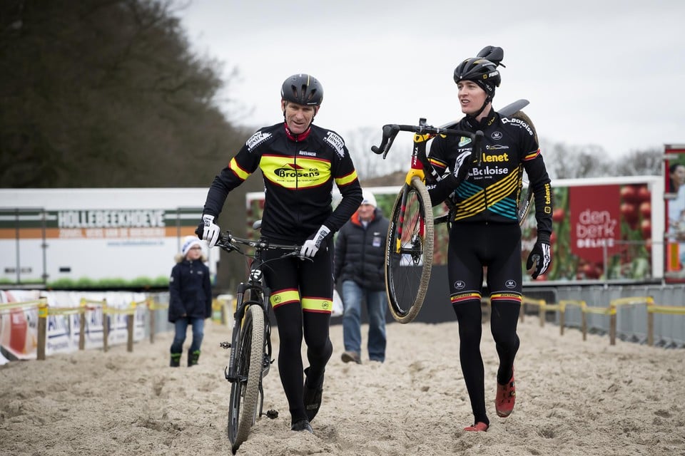 Toon Aerts (rechts) en zijn vader Raf tijdens een parcoursverkenning bij de afgelaste editie van 9 februari vorig jaar.