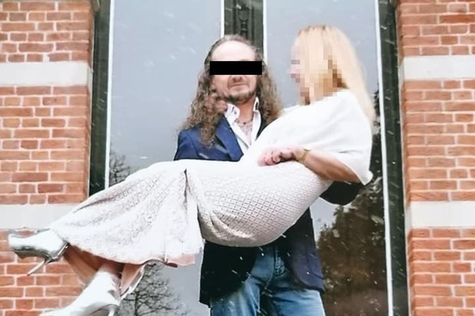 Danny S. met zijn kersverse bruid in januari 2021.