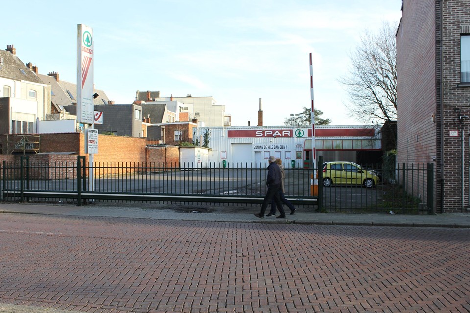 De leegstaande Spar in de Koningin Astridlaan is een van de gebouwen die tegen de vlakte gaan.