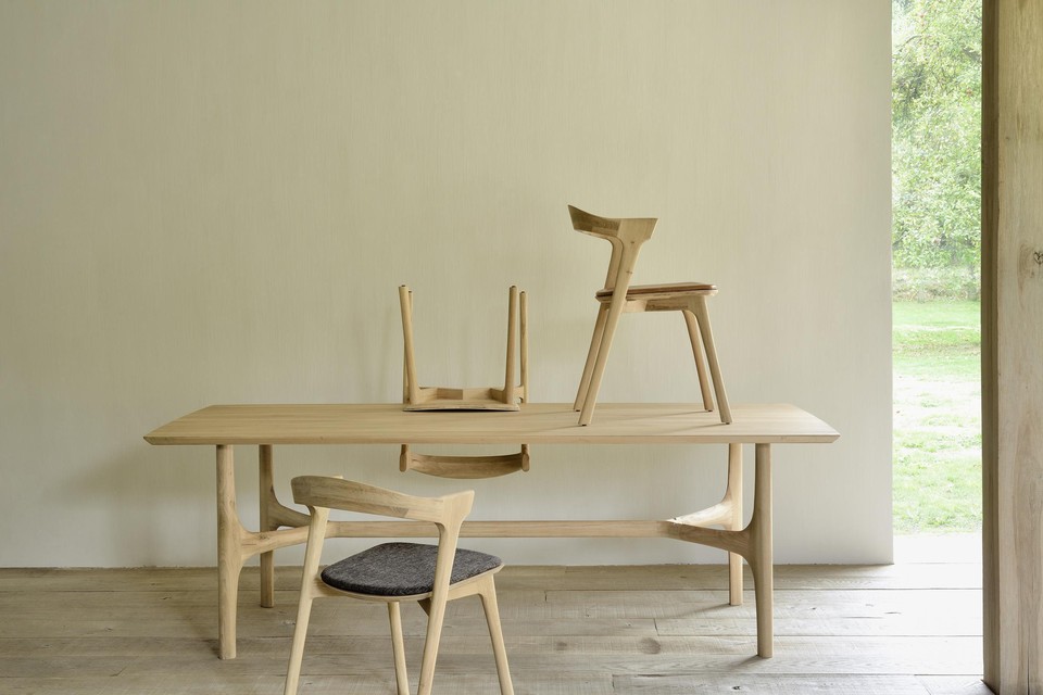 Meubels uit de Re-loved-collectie van Ethnicraft. Foto: