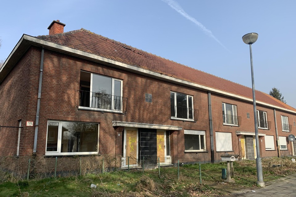 In de Parklaan in Willebroek-Stad staan de sociale woningen al leeg. Ze wachten op de sloophamer, die dit jaar nog langskomt.