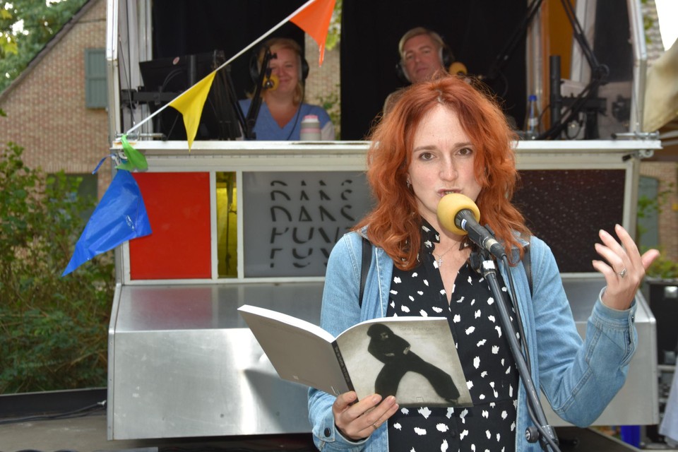 Shari Van Goethem droeg haar eigen gedichten voor.  