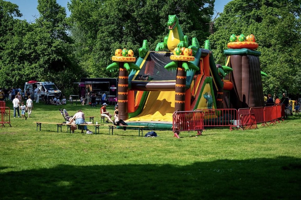 Ook dit jaar organiseren de Zonnepinkers Spring in ’t Park, een evenement vol muziek en springplezier.