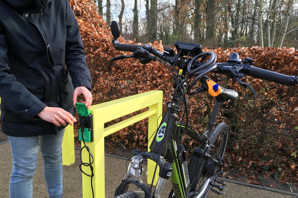 overspringen smeren Bestaan Bezoekers Vrijbroekpark kunnen elektrische fiets gratis opladen (Mechelen)  | Gazet van Antwerpen Mobile