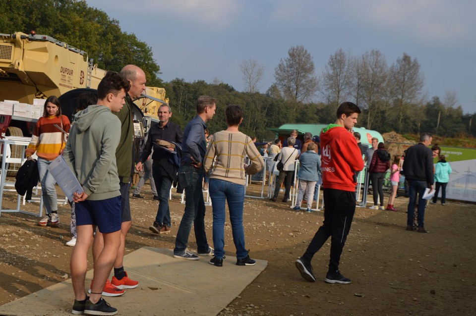 Veel Zoerselaars kwamen een kijkje nemen op de werf.