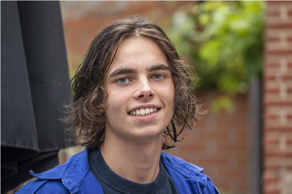 Michiel Nys in zijn uniform van de jeugdbeweging KSA in Lichtaart.