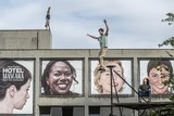 thumbnail: Het Open Stadsatelier in de Begijnendreef is het decor voor de voorstelling van Be Flat.