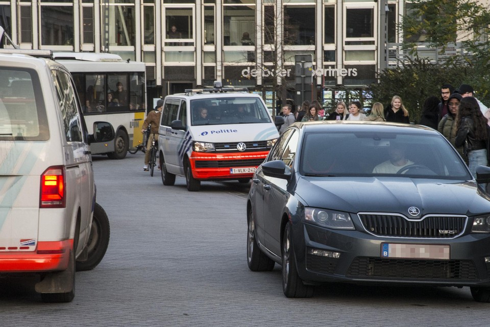De Turnhoutse politie in actie. Het Vlaams Belang uit kritiek.