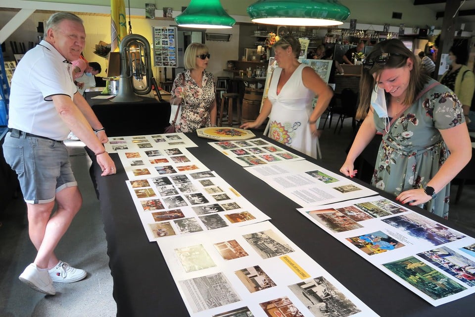 De oude foto’s, documenten en voorwerpen hadden heel wat bekijks.