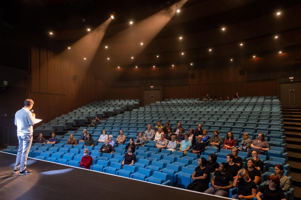 Op het podium: schepen voor Cultuur Jurgen De Maeyer.