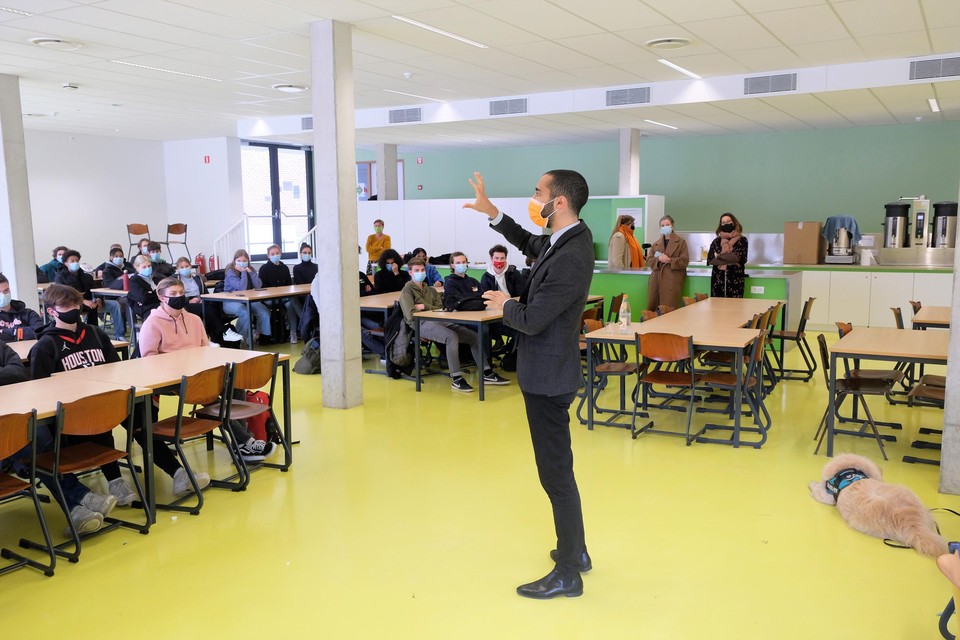 Sammy Mahdi speelt goed FIFA, zegt hij zelf.