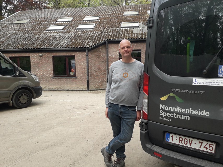 Benny stapt sinds eind 2020 vijf kilometer per dag. Hij verlegt zijn grenzen voor Monnikenheide-Spectrum waar hij werkt als chauffeur voor het dagcentrum. 