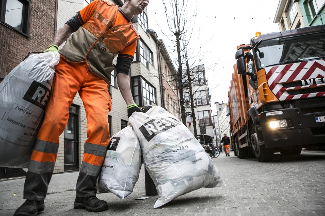 Hoeveel uw vuilniszak? Wij deden de test (Antwerpen) | Gazet van Antwerpen Mobile
