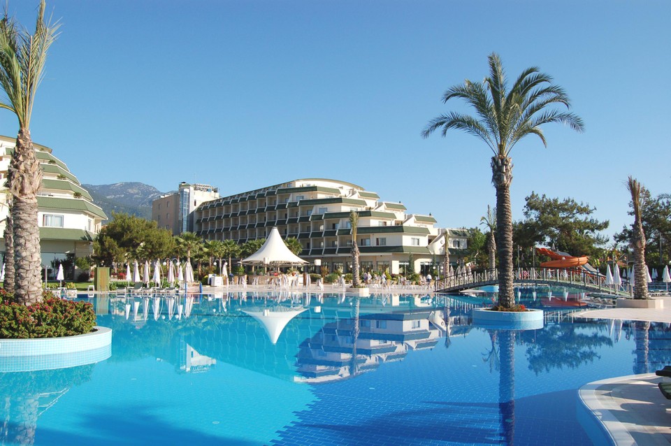 Hotels in het Turkse Antalya blijven als lastminutebestemming populair in de paasvakantie.