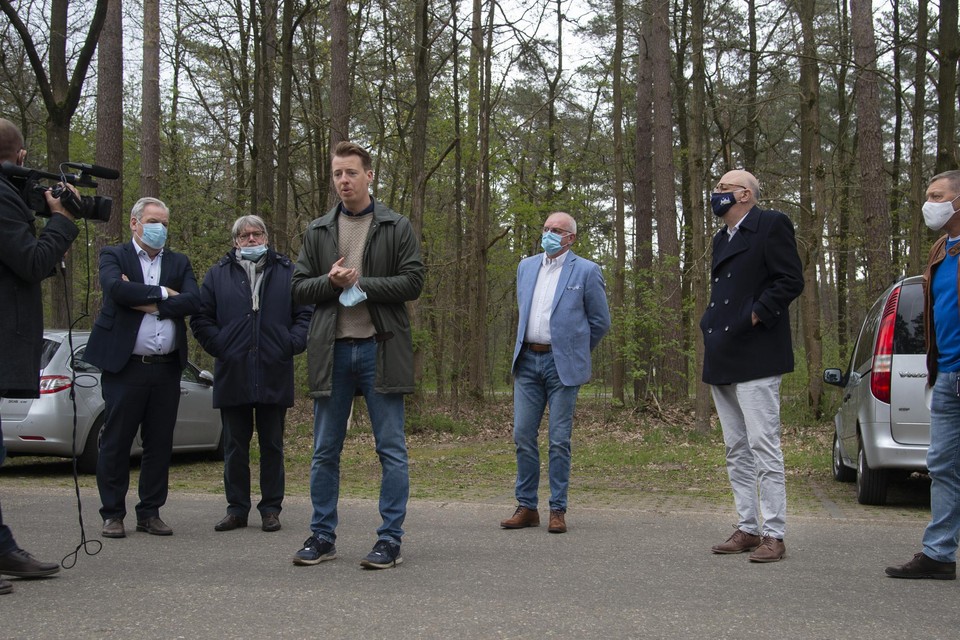 Vooruit gaf donderdag een persconferentie, op de grens van Antwerpen en Limburg, op de parking van natuurgebied Gerhagen in Tessenderlo. Fractieleider Hannes Anaf voert het woord.