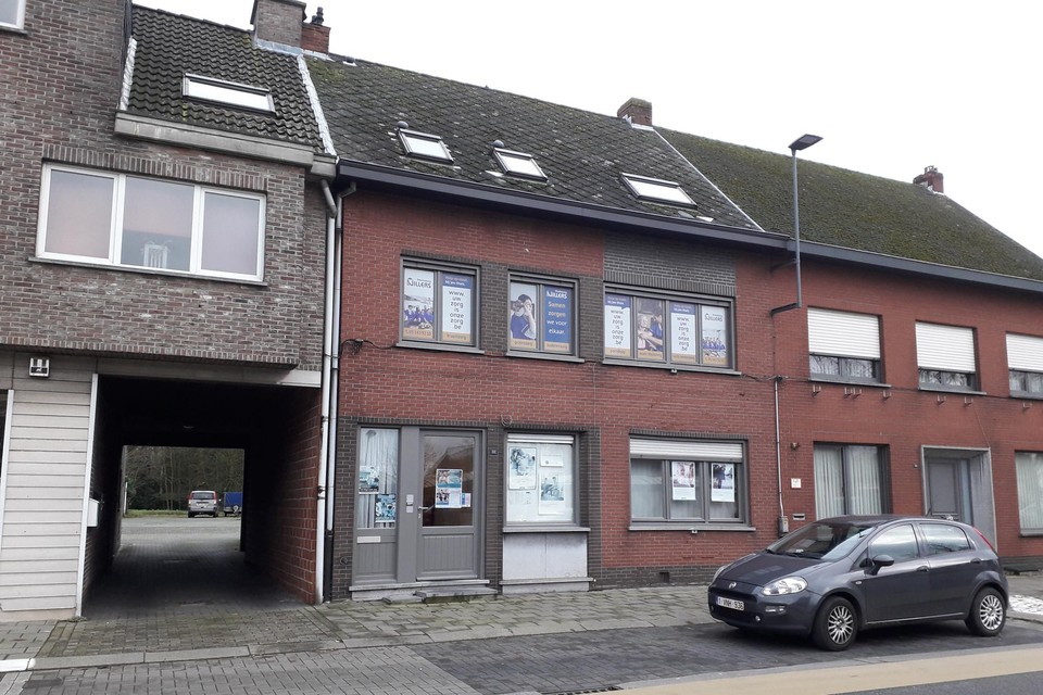 Het huis waar nu onder meer Kind&Gezin is gehuisvest, wordt afgebroken voor 3 nieuwe noodwoningen in de Gasthuisstraat in Brecht-centrum.