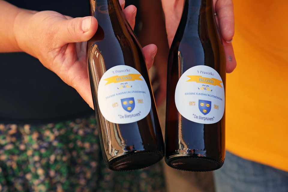 ‘t Pruverke is een ongefilterd blond bier van 5,8 procent. 