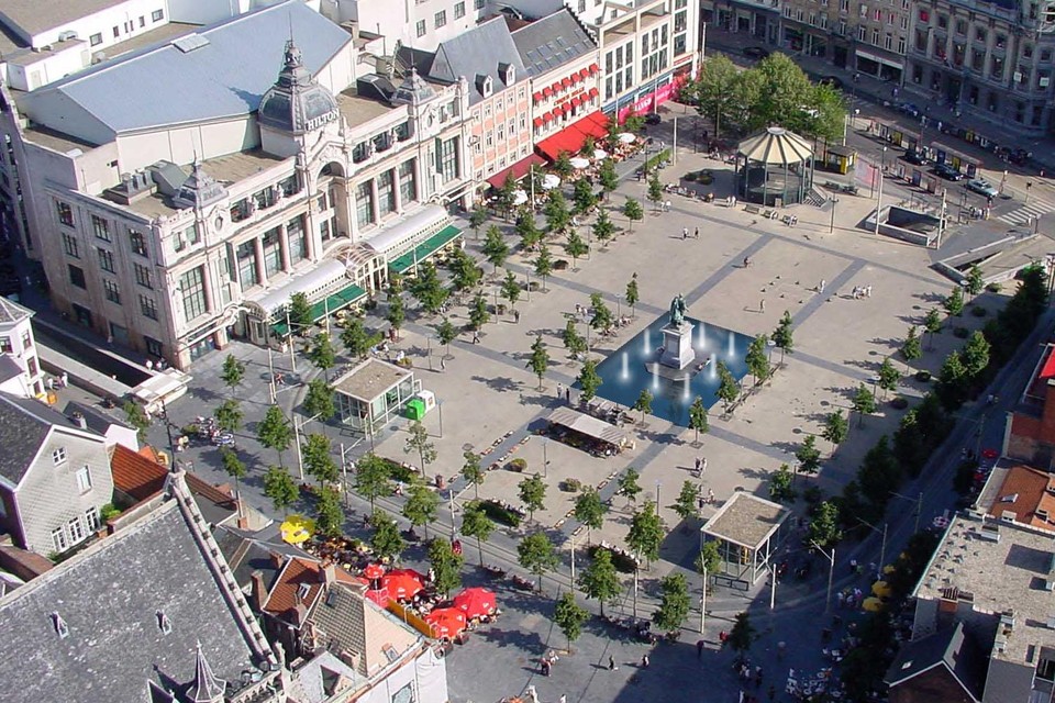 De stad Antwerpen deed onlangs een oproep om mee na te denken over de toekomst van de Groenplaats. Er kwam nu een samenwerking tussen de bureaus Yellow Window en Kan Design als winnaar uit de bus met een idee voor een digitale fontein of waterpartij aan het Rubensstandbeeld.