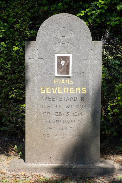 Zijn graf is nog steeds te bezoeken op de begraafplaats aan het Dokter Donnyplein. 