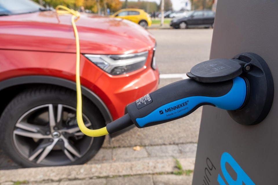 Binnenkort moet de aanvrager van een laadpaal geen aankoopbewijs meer voorleggen van de elektrische wagen.