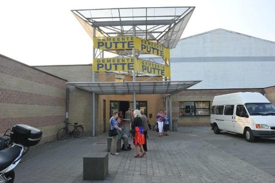 Het lokale bestuur van Putte wees GC Klein Boom in december al aan als geschikte locatie voor een vaccinatiecentrum.